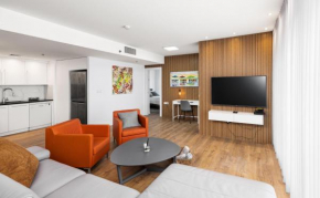 Beach Front Dream Penthouse - pool & gym & parking